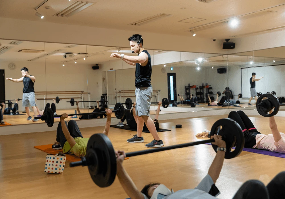 楽しく筋トレ！1人で黙々ではなく・・・